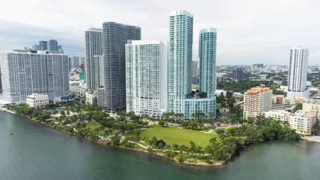 1900 N Bayshore Dr