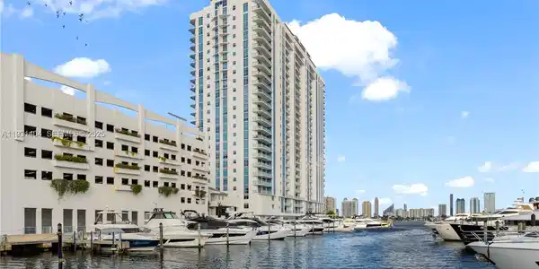 17301 Biscayne Blvd