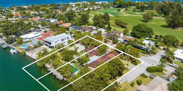 900 S Shore Dr
