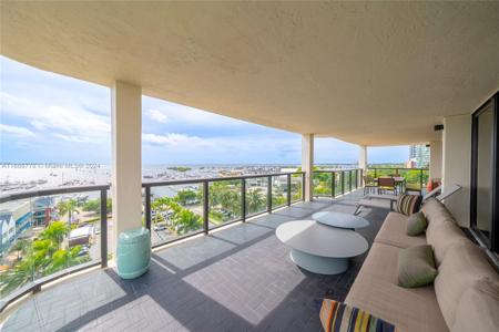 2575 S Bayshore Dr