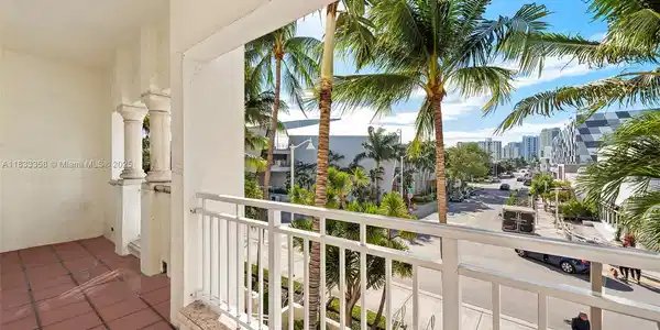 1415 Sunset Harbour Dr
