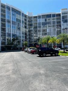 1000 Parkview Dr