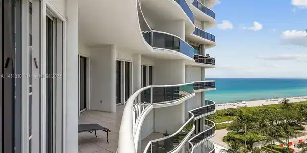9601 Collins Ave