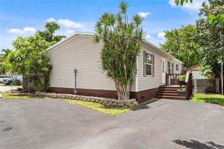 220 NE 12th Ave #165