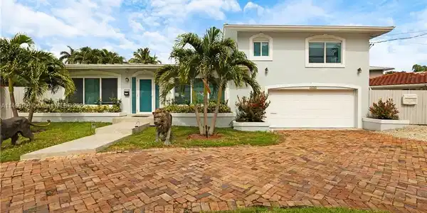 2456 Bayview Dr