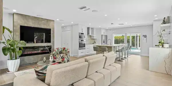 7425 SW 139th Ter