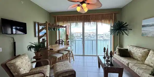 12 Harbour Isle W