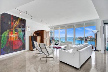 1000 S Pointe Dr