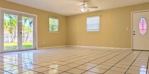 Image 2: Living Room