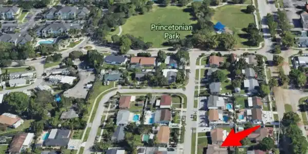 Image 4: Location