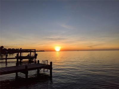 76300 Overseas  Highway