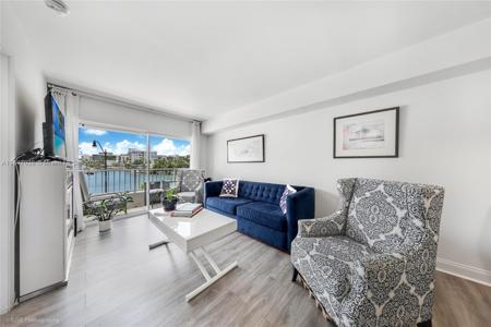 2600 Collins Ave