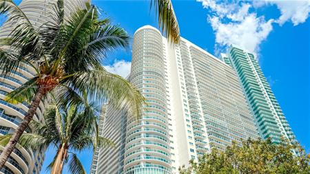 1800 N Bayshore Dr