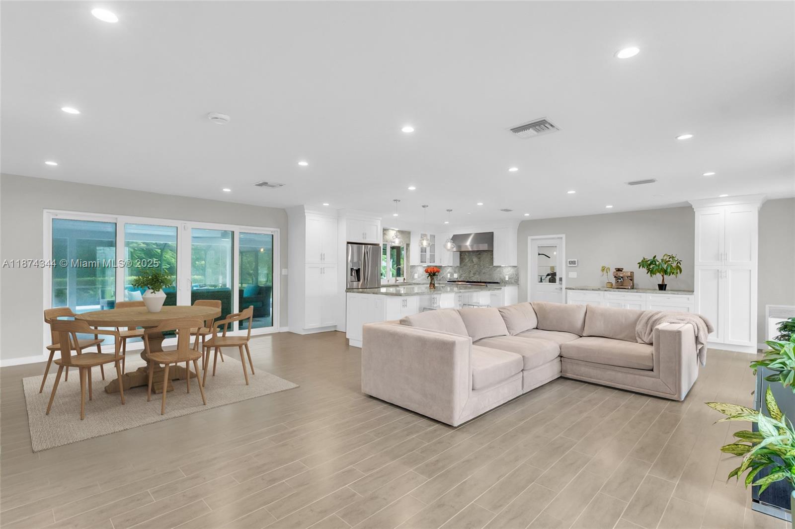 Image 2: Virtual staging