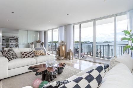 770 NE 69th St Unit 3C