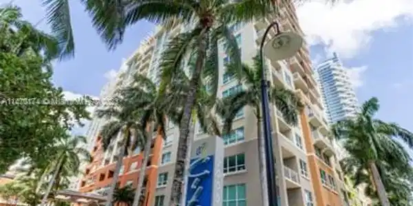 2000 N Bayshore Dr