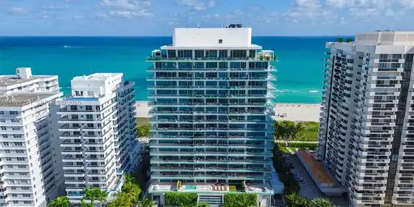 5775 Collins Ave