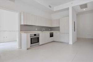 501 NE 31st St Unit 307