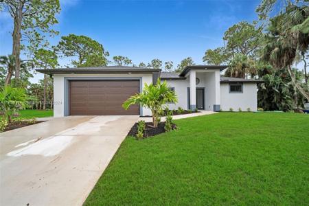 206 Lake Ave