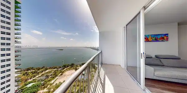 1750 N Bayshore Dr