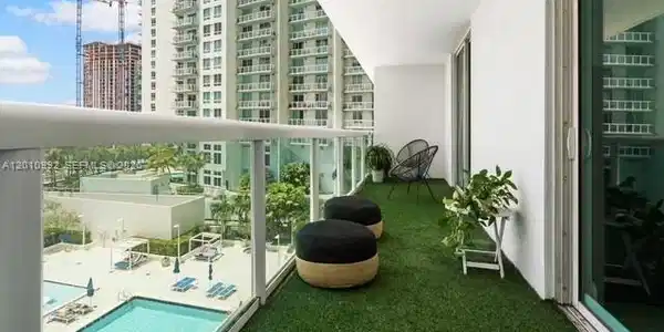 1800 N Bayshore Dr
