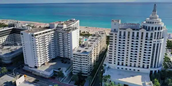 1623 Collins Ave