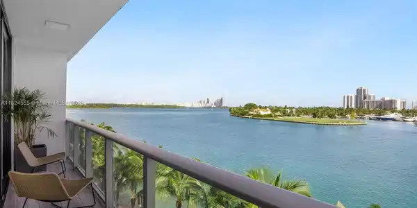 10201 E Bay Harbor Dr Unit 403