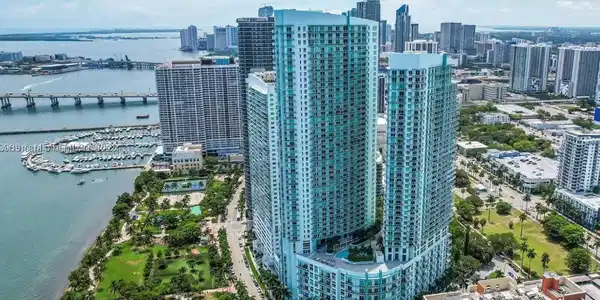 1900 N Bayshore Dr