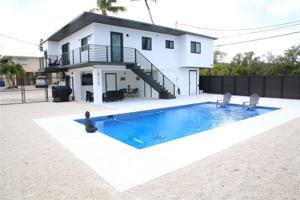 201 Galleon Ln
