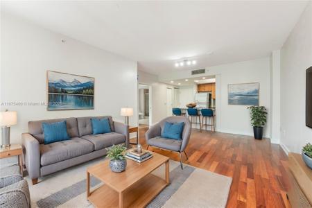2000 N Bayshore Dr