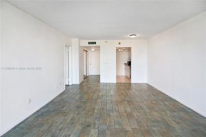 2350 NE 135th St Unit 812
