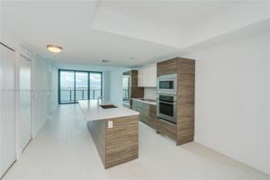 460 NE 28th St Unit 2207