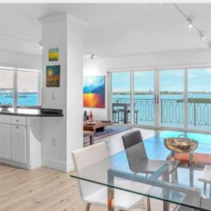 11111 Biscayne Blvd