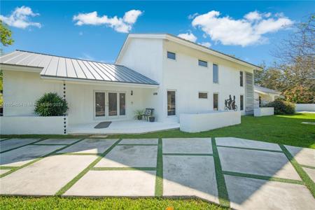5790 SW 84th St