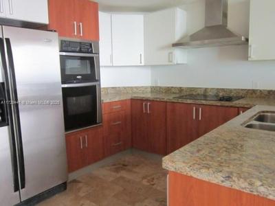 170 SE 14th St