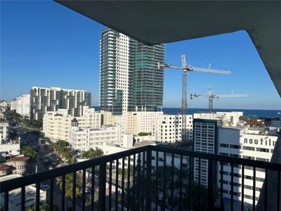 1800 Collins Ave