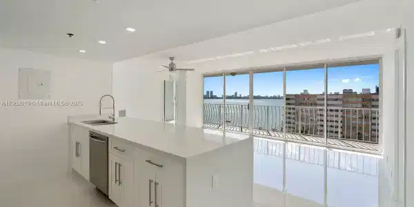 7601 E Treasure Dr Unit 1123