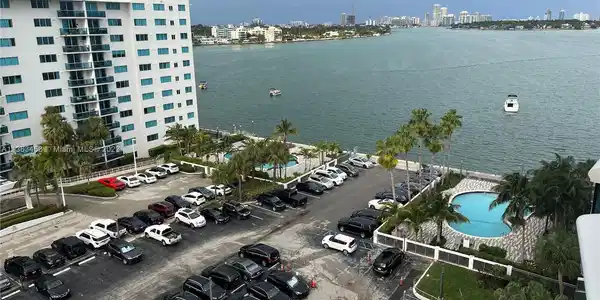 7501 E Treasure Dr Unit 9M