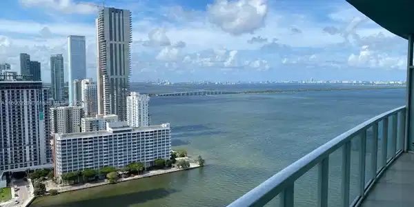 1900 N Bayshore Dr
