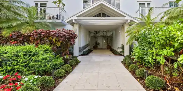 290 Sunrise Dr