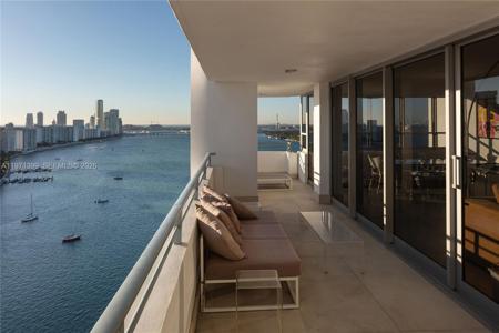 11 Island Ave