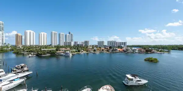 400 Sunny Isles Blvd