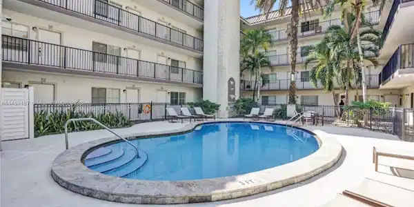 924 SE 2nd St Unit 22/304