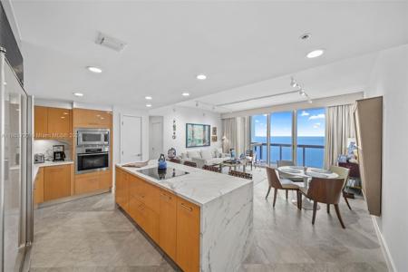 6899 Collins Ave