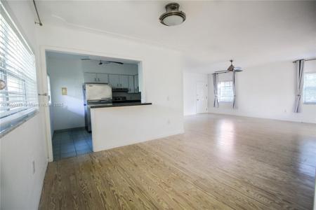 73 Edgewater Dr