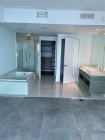 650 NE 32 Unit 4102