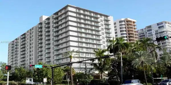 10185 Collins Ave
