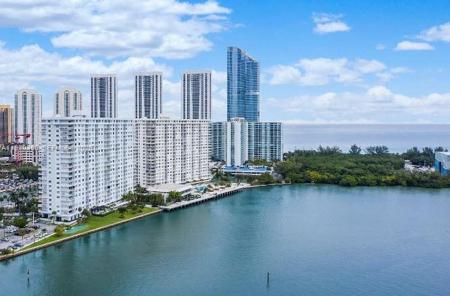 300 Bayview Dr