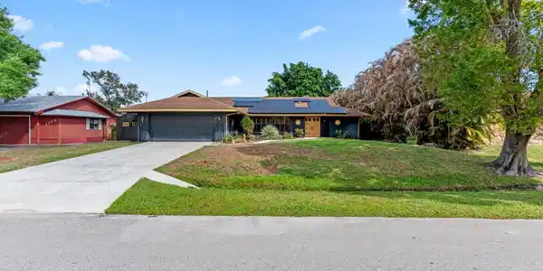 1119 SE Cambridge