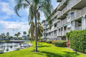 1511 SE 15th Ct Unit 201